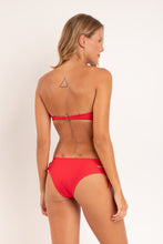 Laden Sie das Bild in den Galerie-Viewer, Model Back: Rio De Sol Unterteil Bottom Microfibra-Chic-Red Madrid