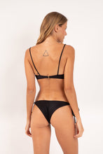 Laden Sie das Bild in den Galerie-Viewer, Model Back: Rio De Sol Set Set Shimmer-Black Balconet-Tie Cheeky-Tie-Gold