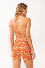 Laden Sie das Bild in den Galerie-Viewer, Model Back: Rio De Sol Strandrock Maracai Mini Skirt Ruched