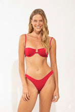 Laden Sie das Bild in den Galerie-Viewer, Model Front: Wednesday In Hawaii By Rio De Sol Oberteil Top Hibiscus Shell