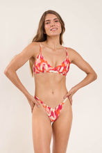 Laden Sie das Bild in den Galerie-Viewer, Model Front: Rio De Sol Oberteil Top Mirage Paola