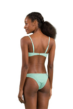 Laden Sie das Bild in den Galerie-Viewer, Model Back: Rio De Sol Set Set Malibu-Menta Bandeau-Duo Essential