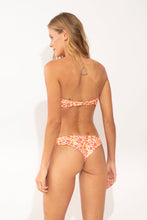 Laden Sie das Bild in den Galerie-Viewer, Model Back: Rio De Sol Unterteil Bottom Ditsy-Butter Nice