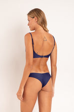 Laden Sie das Bild in den Galerie-Viewer, Model Back: Rio De Sol Oberteil Top Touch-Marinho Paola