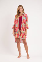 Laden Sie das Bild in den Galerie-Viewer, Model Front: Rio De Sol Hemdblusenkleid Sea-Bloom Chemise Gabriele