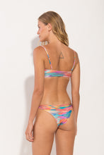 Laden Sie das Bild in den Galerie-Viewer, Model Back: Rio De Sol Set Set River Bandeau-Reto Essential