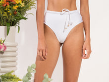 Laden Sie das Bild in den Galerie-Viewer, Image 09: Rio De Sol Unterteil Bottom Shimmer-White Belted-High-Waist