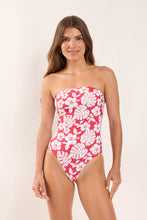 Laden Sie das Bild in den Galerie-Viewer, Model Front: Wednesday In Hawaii By Rio De Sol Badeanzug Pua-Hibiscus Aloha