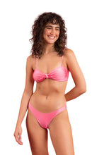 Laden Sie das Bild in den Galerie-Viewer, Model Front: Rio De Sol Oberteil Top Shimmer-Confetti Bandeau-Joy