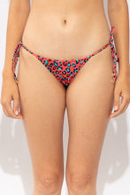Laden Sie das Bild in den Galerie-Viewer, Gallery: Rio De Sol Unterteil Bottom Coral-Feline Cheeky-Tie