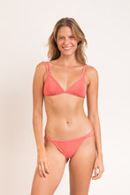 Laden Sie das Bild in den Galerie-Viewer, Model Front: Rio De Sol Set Set Malibu-Nina Tri-Duo Rio-Duo