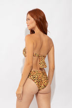 Laden Sie das Bild in den Galerie-Viewer, Model Back: Rio De Sol Unterteil Bottom Yellow-Feline Essential-Comfy