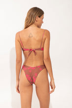 Laden Sie das Bild in den Galerie-Viewer, Model Back: Wednesday In Hawaii By Rio De Sol Unterteil Bottom Pua-Coco-Guava Kai