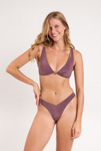 Laden Sie das Bild in den Galerie-Viewer, Model Front: Rio De Sol Oberteil Top Malibu-Ebano Agnes
