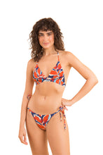 Laden Sie das Bild in den Galerie-Viewer, Model Front: Rio De Sol Oberteil Top Leaves Tri-Cos