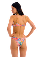 Laden Sie das Bild in den Galerie-Viewer, Model Back: Rio De Sol Set Set Frutti Bralette Essential