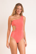 Laden Sie das Bild in den Galerie-Viewer, Model Front: Rio De Sol Badeanzug Malibu-Nina Maeve