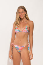 Laden Sie das Bild in den Galerie-Viewer, Model Front: Rio De Sol Set Set River Frufru