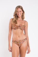 Laden Sie das Bild in den Galerie-Viewer, Model Front: Rio De Sol Unterteil Bottom Bouquet Essential-Comfy