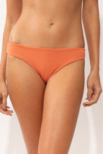 Laden Sie das Bild in den Galerie-Viewer, Gallery: Rio De Sol Unterteil Bottom Sand-Argila Essential-Comfy