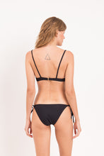 Laden Sie das Bild in den Galerie-Viewer, Model Back: Rio De Sol Unterteil Bottom Dots-Black Ibiza-Comfy