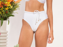 Laden Sie das Bild in den Galerie-Viewer, Image 13: Rio De Sol Unterteil Bottom Shimmer-White Belted-High-Waist