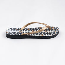Laden Sie das Bild in den Galerie-Viewer, Image 03: Rio De Sol Flip-Flop Ikat Slim