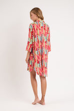 Laden Sie das Bild in den Galerie-Viewer, Model Back: Rio De Sol Hemdblusenkleid Sea-Bloom Chemise Gabriele
