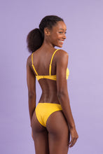 Laden Sie das Bild in den Galerie-Viewer, Image 11: Rio De Sol Set Set Malibu-Yellow Bandeau-Duo Essential