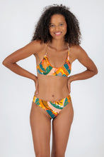 Laden Sie das Bild in den Galerie-Viewer, Model Front: Rio De Sol Oberteil Top El-Arco Bralette