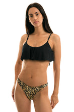 Laden Sie das Bild in den Galerie-Viewer, Model Front: Rio De Sol Oberteil Top Leopardo Black Babado
