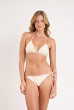 Laden Sie das Bild in den Galerie-Viewer, Model Front: Rio De Sol Oberteil Top Touch-Natural Frufru