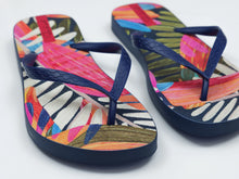 Laden Sie das Bild in den Galerie-Viewer, Product Back: Rio De Sol Flip-Flop Jungle Slim

