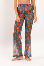 Laden Sie das Bild in den Galerie-Viewer, Gallery: Rio De Sol Strandhosen Luma Pants Lana
