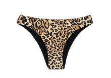 Laden Sie das Bild in den Galerie-Viewer, Product Front: Rio De Sol Unterteil Bottom Leopardo Black Babado
