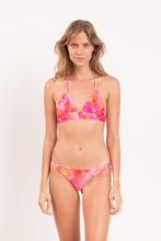 Laden Sie das Bild in den Galerie-Viewer, Model Front: Rio De Sol Set Set Joyful Tri-Cos Leblon
