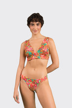 Laden Sie das Bild in den Galerie-Viewer, Model Front: Rio De Sol Oberteil Top Tropics Halter-Marina
