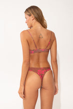 Laden Sie das Bild in den Galerie-Viewer, Model Back: Wednesday In Hawaii By Rio De Sol Unterteil Bottom Pua-Coco-Guava Sunset
