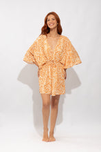 Laden Sie das Bild in den Galerie-Viewer, Model Front: Rio De Sol Kaftans/Cover-Ups Sahari Kaftan Bel
