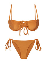 Laden Sie das Bild in den Galerie-Viewer, Product Front: Rio De Sol Set Set Shimmer-Nocciola Balconet-Tie Cheeky-Tie-Gold
