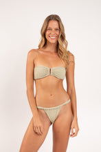 Laden Sie das Bild in den Galerie-Viewer, Model Front: Rio De Sol Unterteil Bottom Brisa-Pistache Eden
