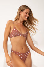 Laden Sie das Bild in den Galerie-Viewer, Image 06: Wednesday In Hawaii By Rio De Sol Set Set Kiko-Coco Hana Sunset
