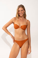 Laden Sie das Bild in den Galerie-Viewer, Model Front: Rio De Sol Oberteil Top Ferrugo Juliette
