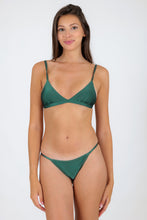 Laden Sie das Bild in den Galerie-Viewer, Model Front: Rio De Sol Set Set Palace Tri-Fixo California
