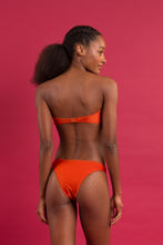 Laden Sie das Bild in den Galerie-Viewer, Image 08: Rio De Sol Set Set Paprica Bandeau-Joy Essential
