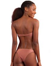 Laden Sie das Bild in den Galerie-Viewer, Image 07: Rio De Sol Set Set Shimmer-Copper Bandeau-Joy Essential
