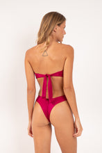 Laden Sie das Bild in den Galerie-Viewer, Model Back: Rio De Sol Unterteil Bottom Shimmer-Desejo Nara
