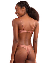 Laden Sie das Bild in den Galerie-Viewer, Image 07: Rio De Sol Set Set Shimmer-Copper Bandeau-Joy Nice-Fio

