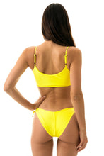 Laden Sie das Bild in den Galerie-Viewer, Model Back: Rio De Sol Unterteil Bottom Strega Bra Comfort
