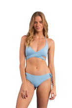 Laden Sie das Bild in den Galerie-Viewer, Model Front: Rio De Sol Unterteil Bottom Dots-Sky Madrid
